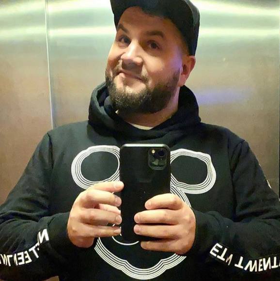 Meet your Posher, Mike - Picture 1 of 1